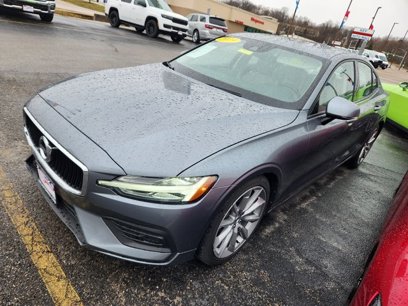 Used 2019 Volvo S60 T6 Momentum w/ Premium Package