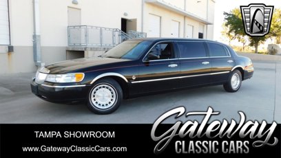 Used 2001 Lincoln Town Car Executive