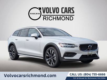 New 2025 Volvo V60 B5 Cross Country Ultra w/ Protection Package Premier