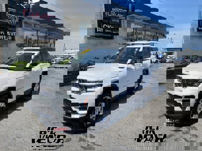 Used 2023 Jeep Grand Cherokee Laredo