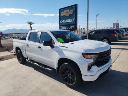 New 2026 Chevrolet Silverado 1500 Custom w/ Turbomax Blackout Package