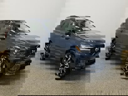 New 2025 Volvo XC60 B5 Plus w/ Protection Package Premier