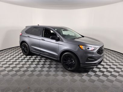 Used 2022 Ford Edge SE w/ Black Appearance Package