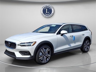 New 2026 Volvo V60 B5 Cross Country Plus w/ Protection Package Premier