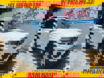 New 2025 Jeep Grand Cherokee Laredo