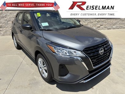 New 2025 Nissan Kicks Play S