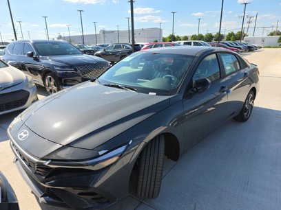 New 2025 Hyundai Elantra SEL