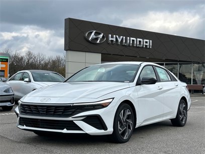 New 2025 Hyundai Elantra SEL