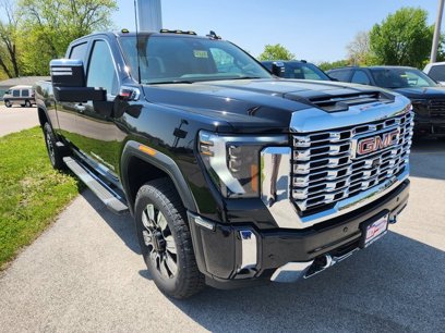 New 2025 GMC Sierra 2500 Denali w/ Max Trailering Package