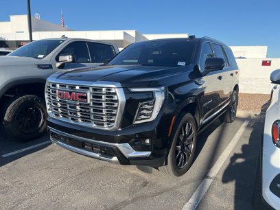 Used 2025 GMC Yukon Denali w/ Sun & Power Step Package