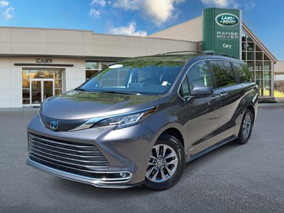 Used 2021 Toyota Sienna XLE
