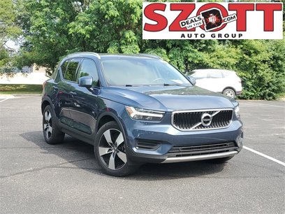 Used 2022 Volvo XC40 T5 Momentum