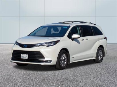 Used 2021 Toyota Sienna XLE
