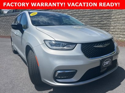Used 2024 Chrysler Pacifica Touring-L