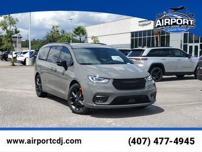 New 2025 Chrysler Pacifica Limited