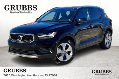 Certified 2022 Volvo XC40 T5 Momentum