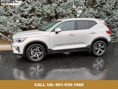 Used 2025 Volvo XC40 B5 Core
