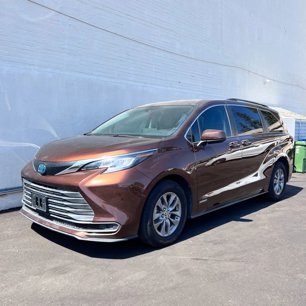 Used 2021 Toyota Sienna LE