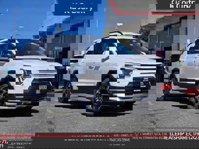 New 2025 Kia Niro EX