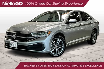 Used 2023 Volkswagen Jetta SE w/ Panoramic Sunroof Package