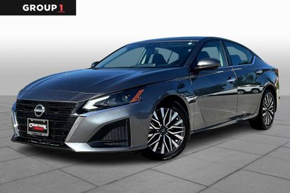 Used 2023 Nissan Altima 2.5 SV w/ SV Premium Package