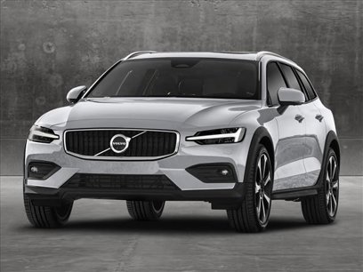 New 2025 Volvo V60 B5 Cross Country Plus