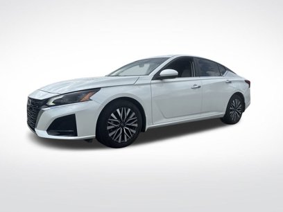 Used 2024 Nissan Altima 2.5 SV