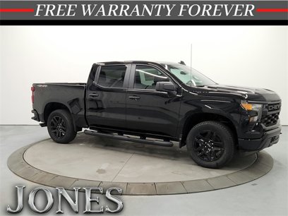 New 2025 Chevrolet Silverado 1500 Custom w/ Turbomax Blackout Package