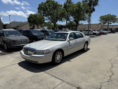 Used 2006 Lincoln Town Car Signature Limited