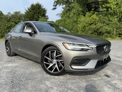 Used 2020 Volvo S60 T6 Momentum