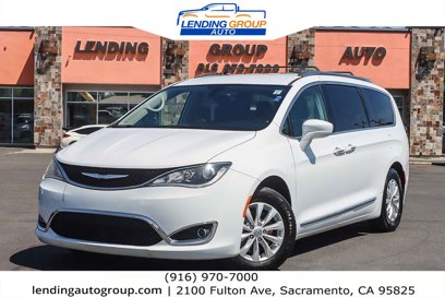 Used 2018 Chrysler Pacifica Touring-L Plus
