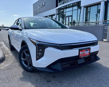 New 2025 Kia K4 LXS