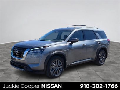 New 2025 Nissan Pathfinder SL w/ SL Premium Package