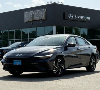 New 2025 Hyundai Elantra Sport