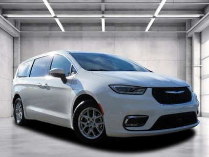 Certified 2023 Chrysler Pacifica Touring-L