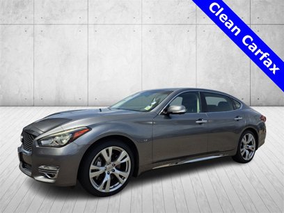 Used 2017 INFINITI Q70 L 3.7 w/ Deluxe Touring Package