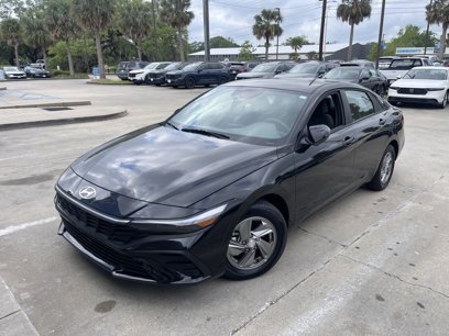 Used 2025 Hyundai Elantra SE w/ Cargo Package