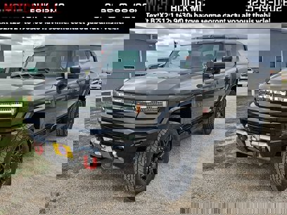New 2025 GMC Hummer EV 2X w/ LPO, Sport Package