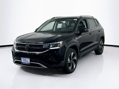Used 2024 Volkswagen Taos SE w/ Panoramic Sunroof Package