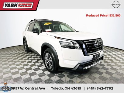 Used 2023 Nissan Pathfinder SL w/ Lighting Package (N92)