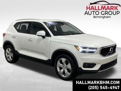 Used 2022 Volvo XC40 T5 Momentum