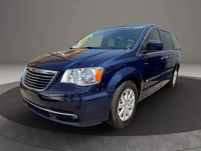 Used 2016 Chrysler Town & Country Touring w/ Driver Convenience Group