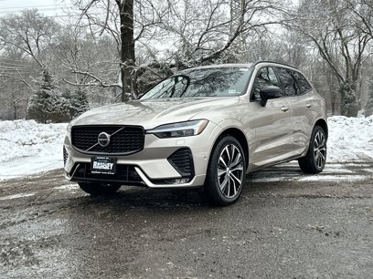 New 2025 Volvo XC60 B5 Plus w/ Protection Package Premier