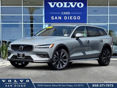 New 2025 Volvo V60 B5 Cross Country Ultra w/ Climate Package