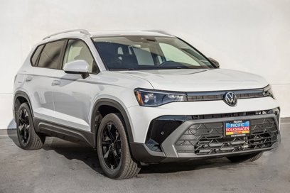 New 2025 Volkswagen Taos SE