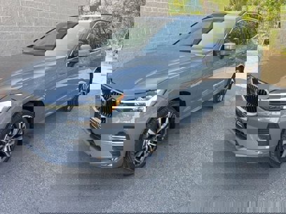 Certified 2022 Volvo XC60 B5 Momentum w/ Climate Package