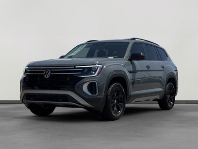 New 2025 Volkswagen Atlas Peak Edition SE