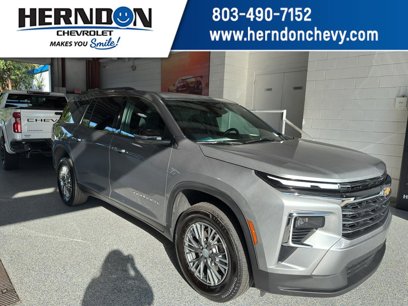 Used 2025 Chevrolet Traverse LT