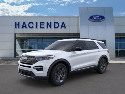 New 2024 Ford Explorer XLT w/ Equipment Group 202A