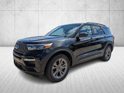 New 2024 Ford Explorer XLT w/ Equipment Group 202A